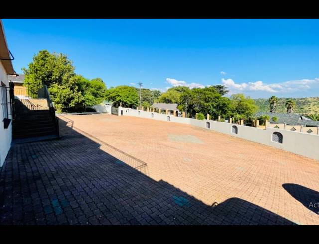 5 BEDROOM HOUSE FOR SALE IN LINMEYER